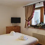 アパート Maison Carrel Elegant 12 ブレウイル・チェルヴィナイア