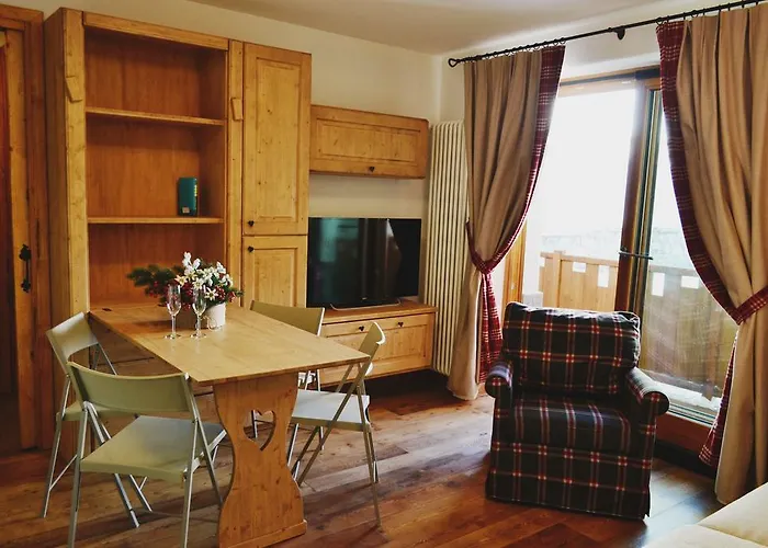 Апартаменти Maison Carrel Elegant 12 *